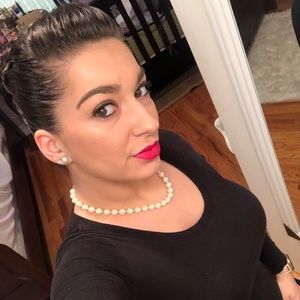 Meet your Posher, Emanuela